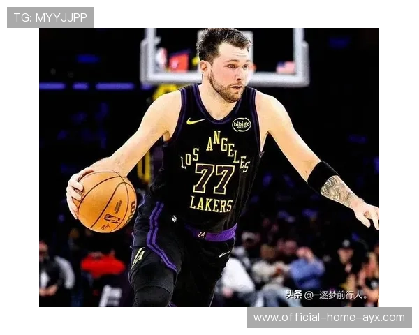 东契奇与里夫斯联手，湖人新攻防体系初见雏形